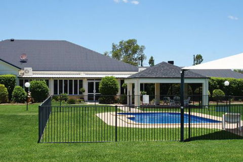 Mas Country Roma Explorers Inn Roma - Accommodation Resorts 1