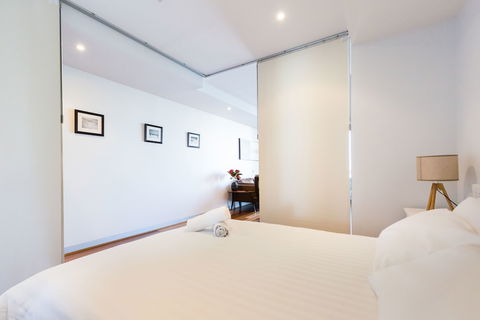 RIVER, 1BDR Melbourne Apartment - Accommodation Resorts 2