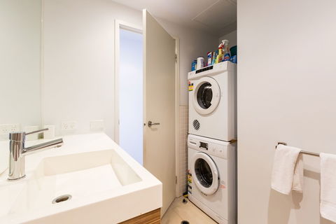 RIVER, 1BDR Melbourne Apartment - Accommodation Resorts 5