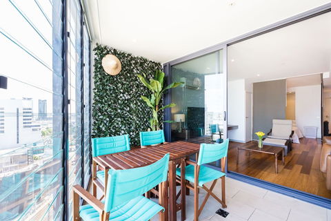 RIVER, 1BDR Melbourne Apartment - Accommodation Resorts 6