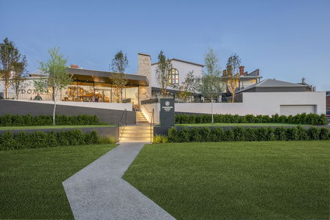 Farmers Home Hotel - Accommodation Resorts 1