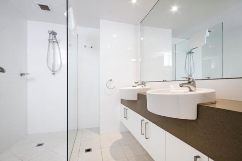 Fairshore 12 - Accommodation Resorts 5