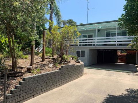 DRIFTAWAY ACROSS FROM SURF BEACH - Accommodation Resorts 0