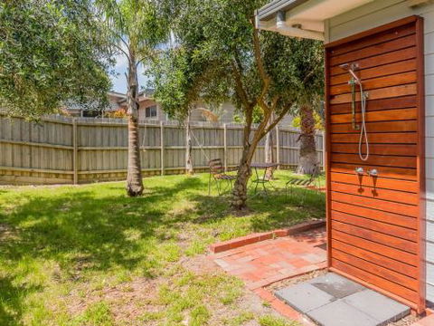 DRIFTAWAY ACROSS FROM SURF BEACH - Accommodation Resorts 2