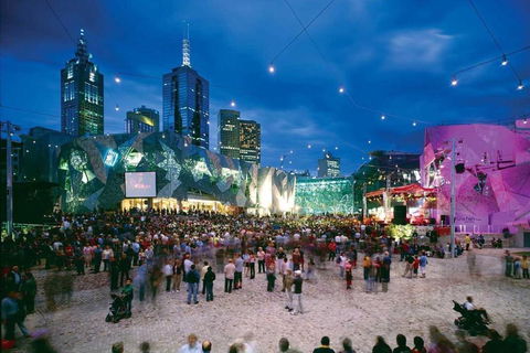 A Spacious & Central 2BR Apt Near Flinders Station - Accommodation Resorts 2