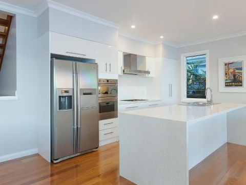 Absolute Waterfront Lakehouse Fishing Point Waterfront Pool Jetty - Accommodation Resorts 5