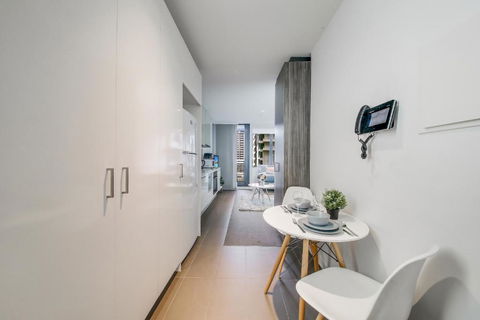 A Stylish & Cozy Studio Next To Southern Cross - Accommodation Resorts 4