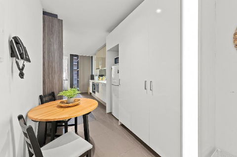 A Stylish & Comfy CBD Studio Near Southern Cross - Accommodation Resorts 4