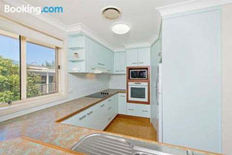 SEASCAPE An Enticing Lakeside Escape - Accommodation Resorts 0