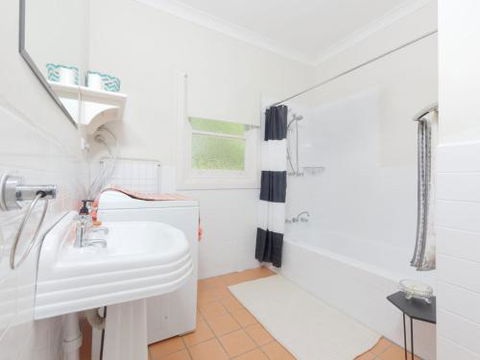 Redwood Cottage Burradoo Getaway Southern Highlands 4pm Check Out Sunday - Accommodation Resorts 3