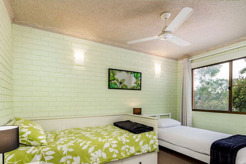 Air Conditioned Unit Stones Throw To The Waterfront - Accommodation Resorts 4