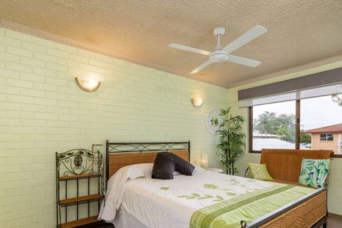 Air Conditioned Unit Stones Throw To The Waterfront - Accommodation Resorts 5