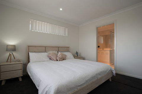 Underwood Road 62 - Accommodation Resorts 4