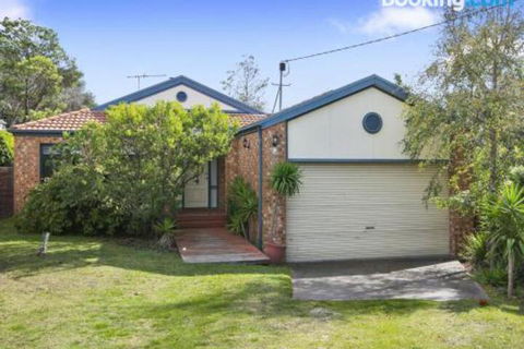 Rye Poolside Escape - Accommodation Resorts 4