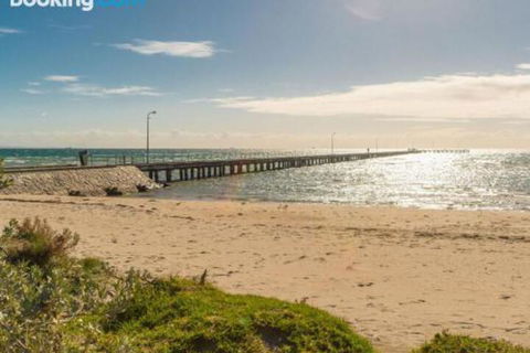 Rye Poolside Escape - Accommodation Resorts 3