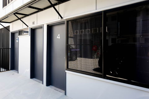 Airlie Sun & Sand Accommodation Studio 1 - Accommodation Resorts 4