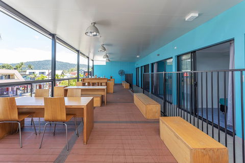 Airlie Sun & Sand Accommodation Studio 1 - Accommodation Resorts 3
