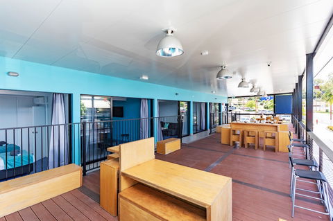 Airlie Sun & Sand Accommodation Studio 1 - Accommodation Resorts 6
