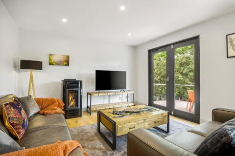 Villa Locarno - Accommodation Resorts 5