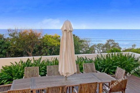 R & W Noosa Holidays 19 The Esplanade - Accommodation Resorts 1