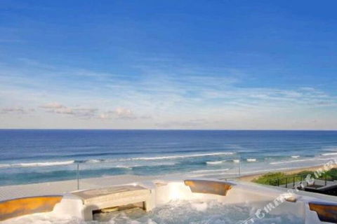 R & W Noosa Holidays 19 The Esplanade - Accommodation Resorts 2