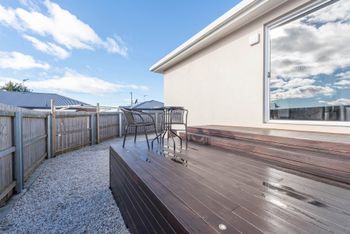 Spacious & Bright 4 Bedroom Home - Accommodation Resorts 3