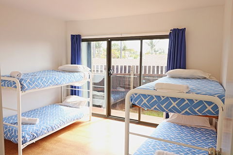 Break Point - Accommodation Resorts 2