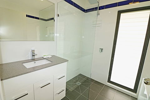 Break Point - Accommodation Resorts 6