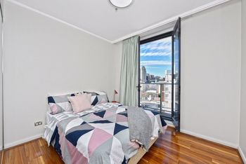 Deluxe Sydney Central Penthouse With Pool & Gym - Accommodation Resorts 6