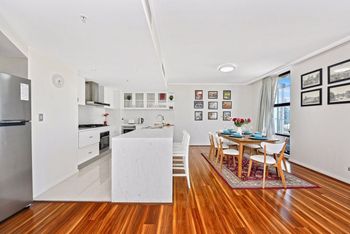 Deluxe Sydney Central Penthouse With Pool & Gym - Accommodation Resorts 2