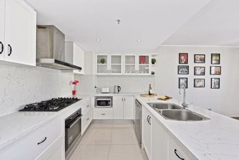 Deluxe Sydney Central Penthouse With Pool & Gym - Accommodation Resorts 5