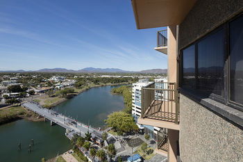 Holiday Inn Townsville - Accommodation Resorts 3