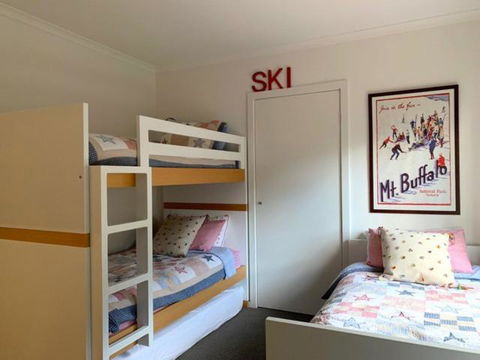 Reindeer 6 - Accommodation Resorts 1