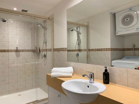 Reindeer 6 - Accommodation Resorts 2