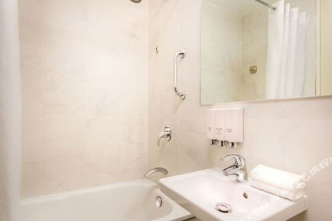 Qinnat Victoria One On Elizabeth Melbourne - Accommodation Resorts 7