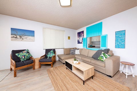 Hibiscus Court Unit 4 - Accommodation Resorts 0