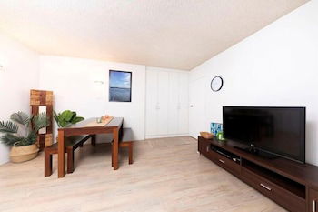 Hibiscus Court Unit 4 - Accommodation Resorts 3
