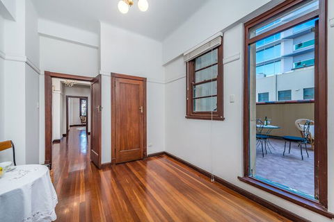 Art Deco Luxury On Elizabeth Quay - Accommodation Resorts 3