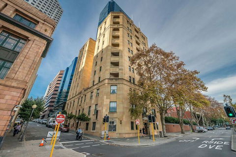 Art Deco Luxury On Elizabeth Quay - Accommodation Resorts 1