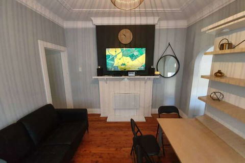 Incredible Location 2 Bedroom Bondi Beach Apartment - Accommodation Resorts 5