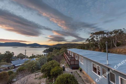 East Lake Travellers Lodge - Accommodation Resorts 1