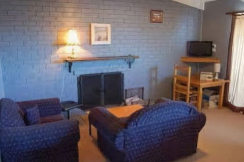 East Lake Travellers Lodge - Accommodation Resorts 4