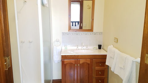 The Postmaster Inn BnB - Accommodation Resorts 6