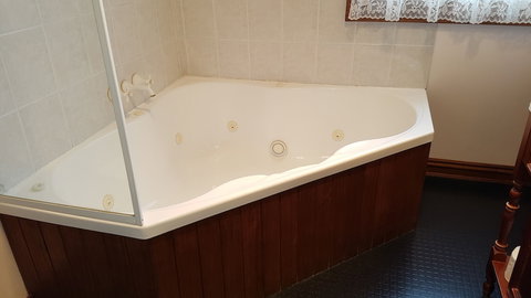 The Postmaster Inn BnB - Accommodation Resorts 5