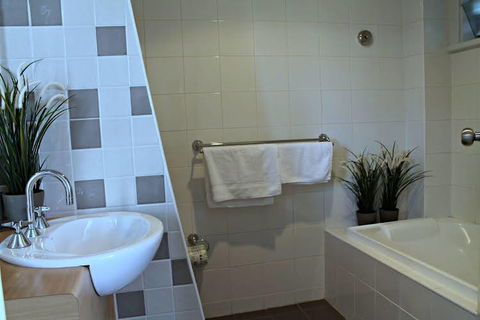 Adelaide DressCircle Apartments - Ward St - Accommodation Resorts 0