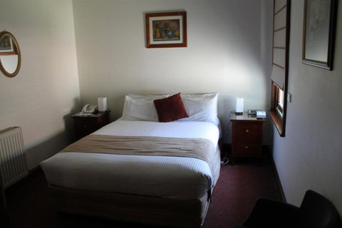 The Dormie House - On The Golf Course - Accommodation Resorts 4