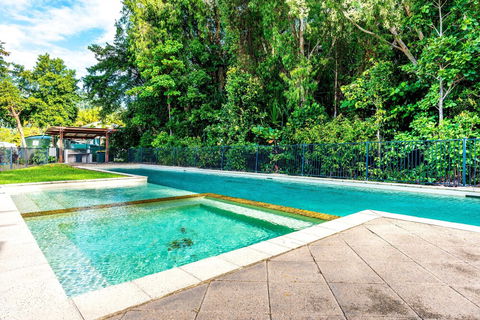 Blue Lagoon Villa B - Accommodation Resorts 4