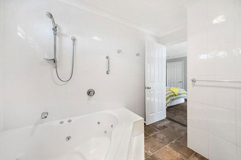 Forresters Beach Bed & Breakfast - Accommodation Resorts 2