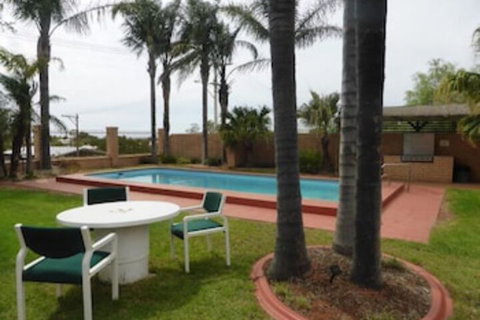 Hilltop Motel - Accommodation Resorts 2