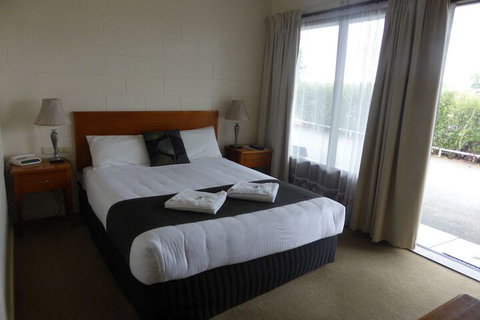 Hilltop Motel - Accommodation Resorts 4